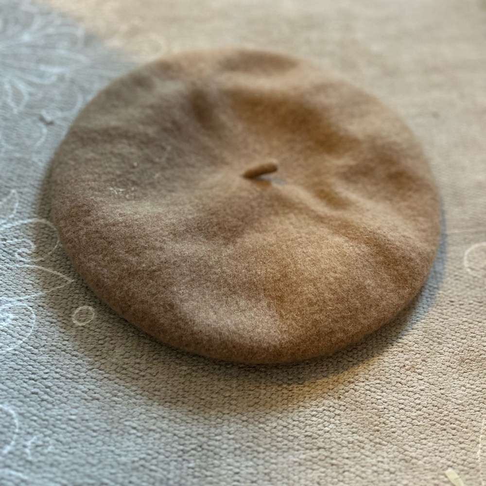 Classic Camel Wool Beret Chic Parisian Style Winter Neutral Artsy Classic - Picture 2 of 4